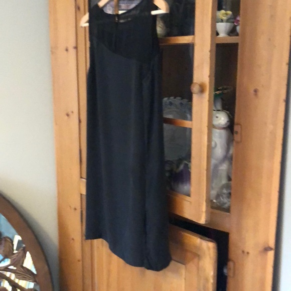 Dress - Picture 5 of 6